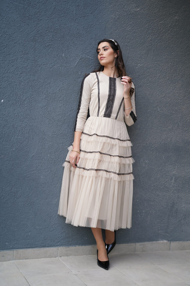 שמלת טול בנדי